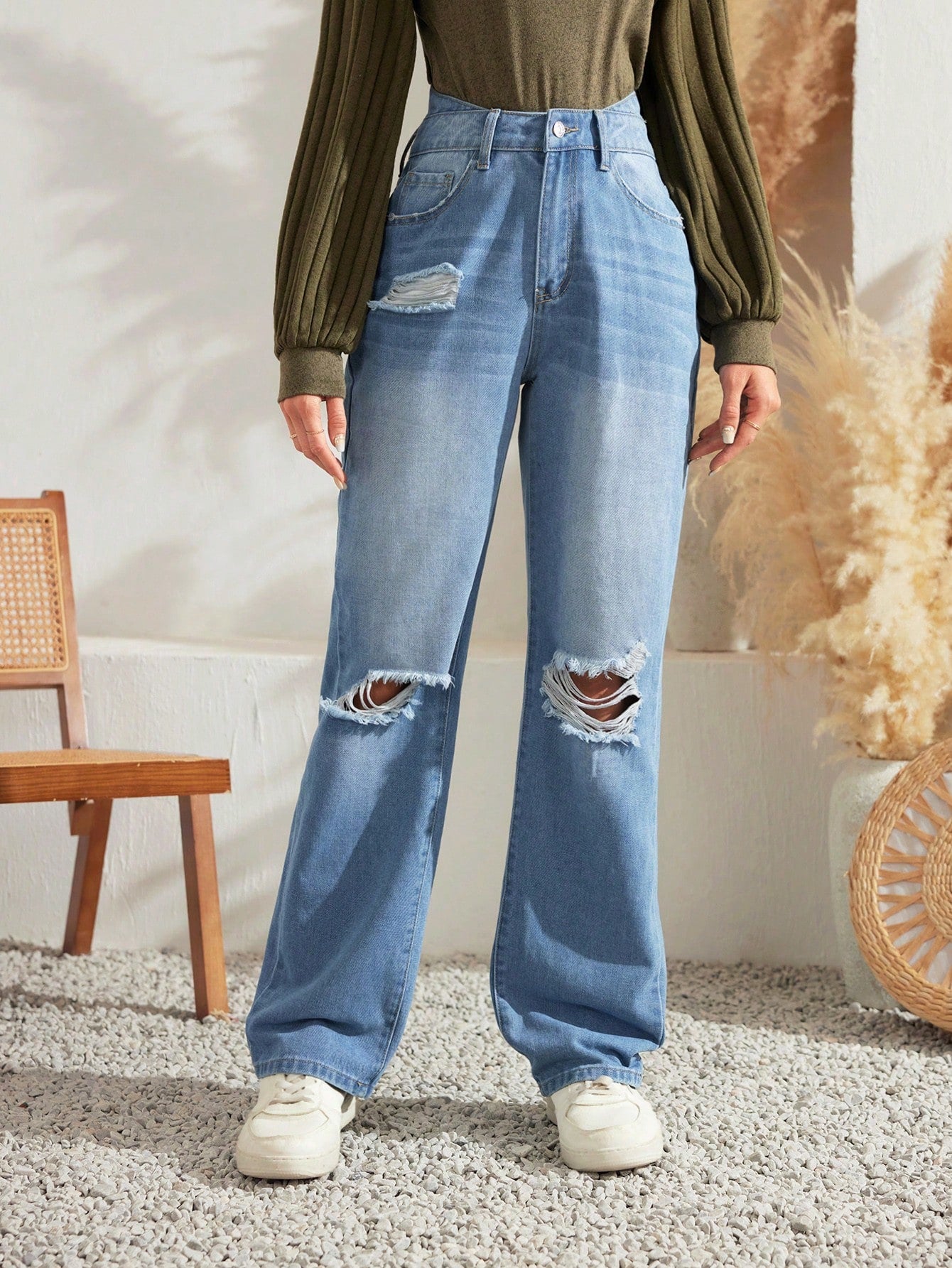 Zipper Fly Ripped Straight Leg Denim Jeans 