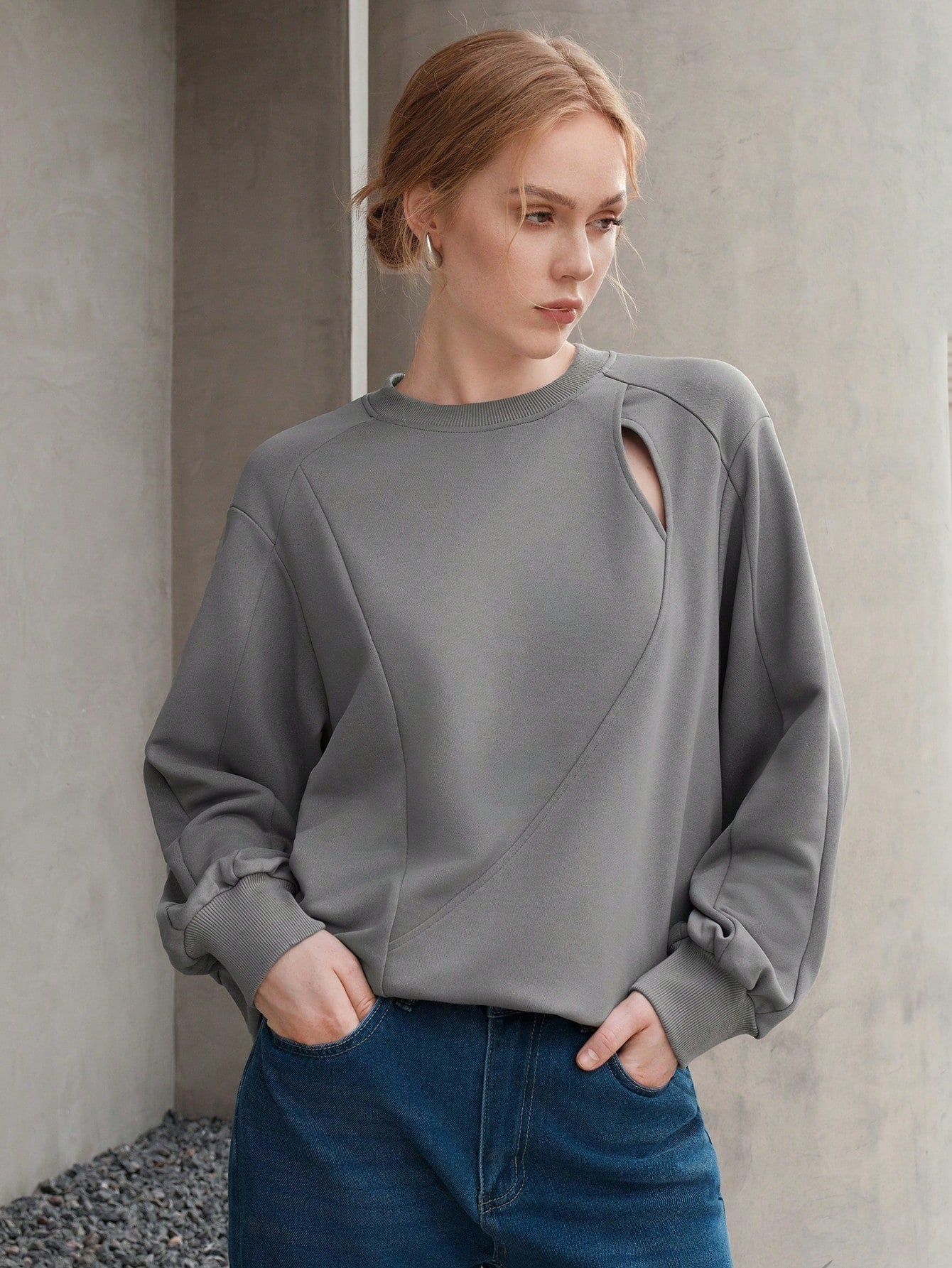 Solid Cut Out Detail Drop Shoulder Sweatshirt 