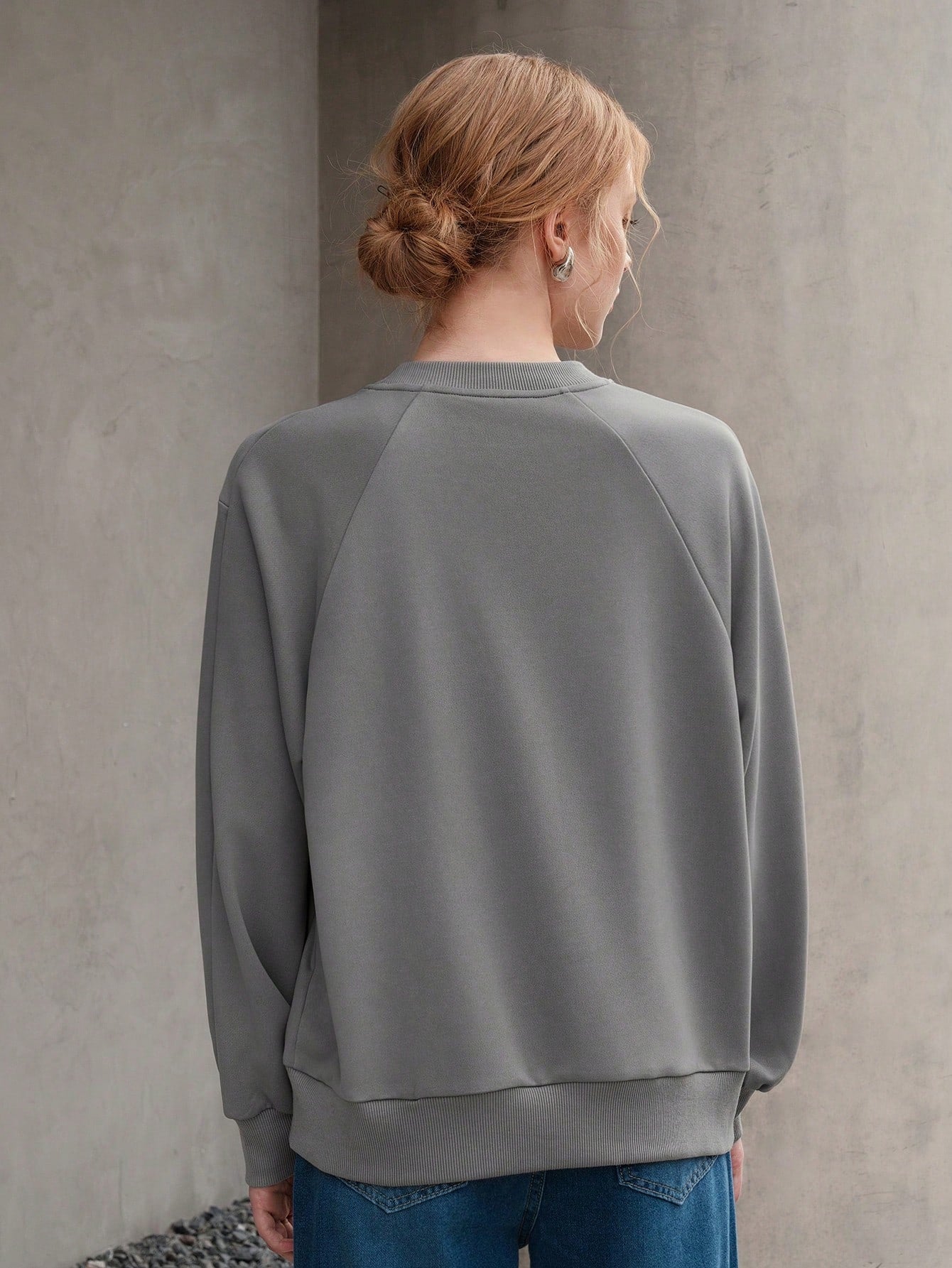 Solid Cut Out Detail Drop Shoulder Sweatshirt 