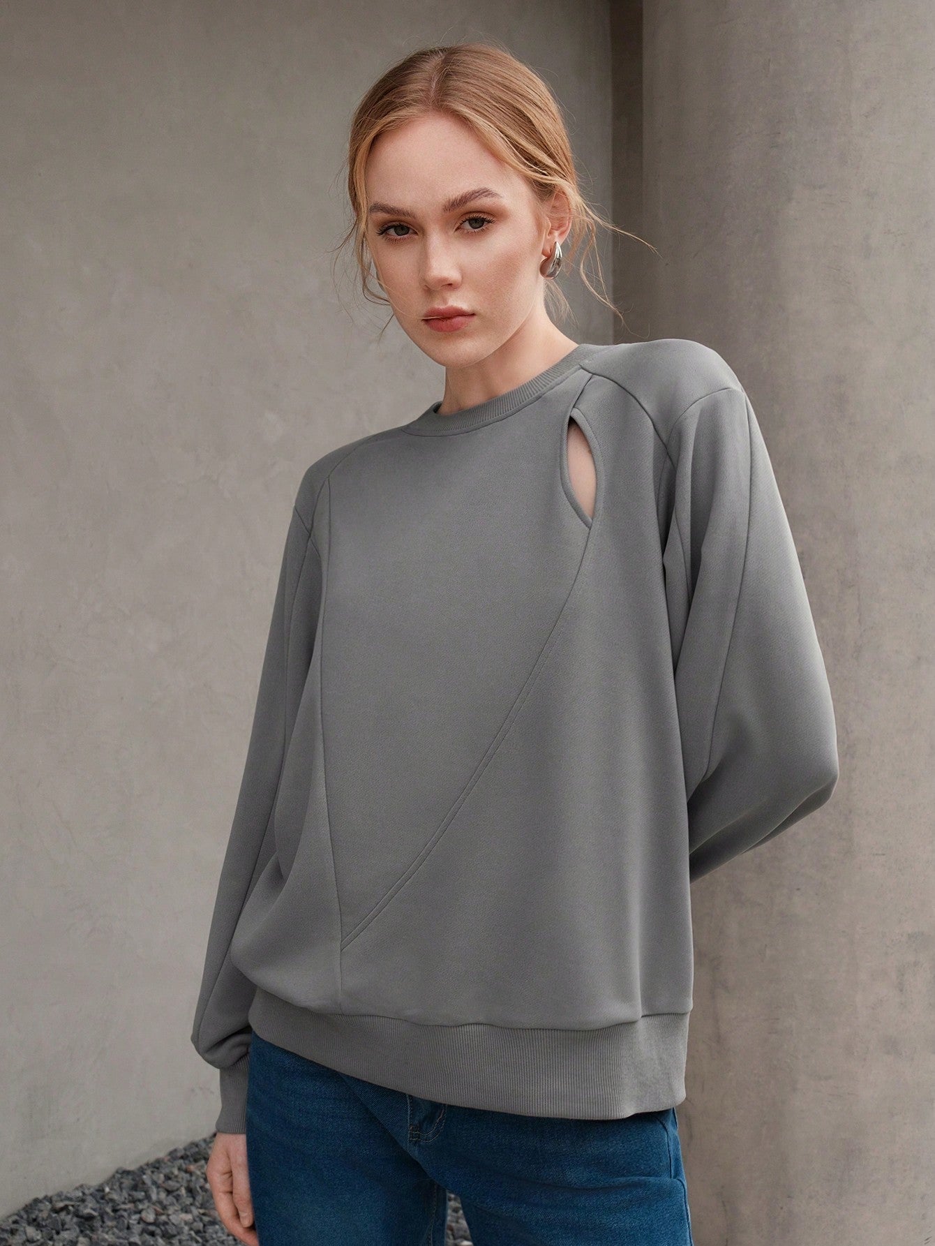 Solid Cut Out Detail Drop Shoulder Sweatshirt 