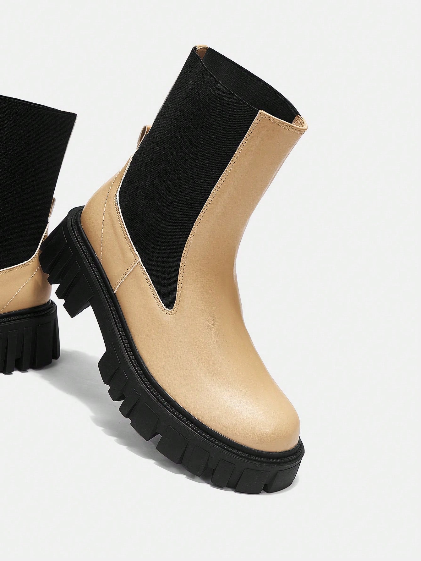 Two Tone Chunky Heeled Chelsea Boots 