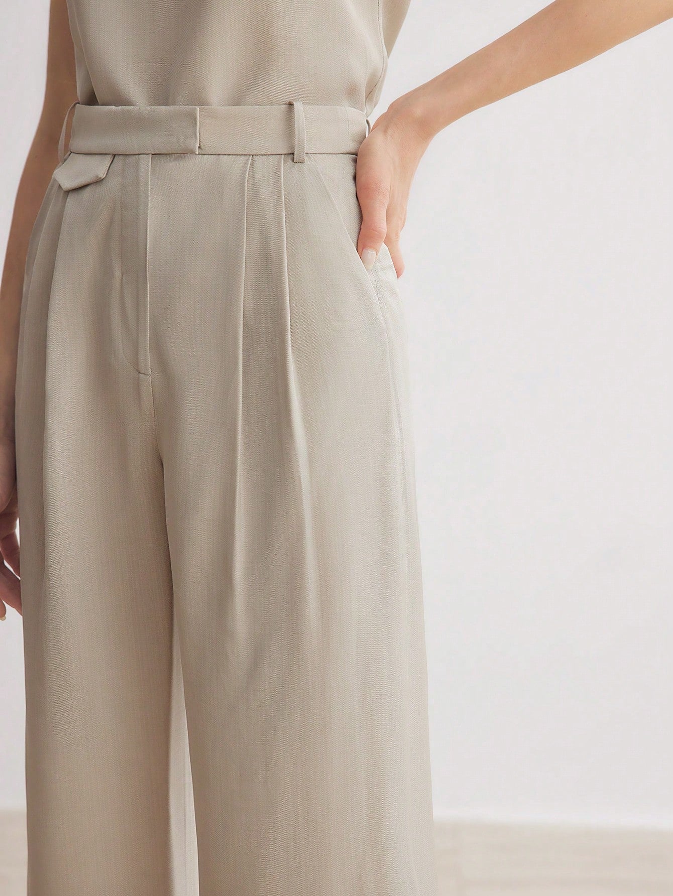 SOLID SLANT POCKET FOLD PLEATED STRAIGHT LEG PANTS 