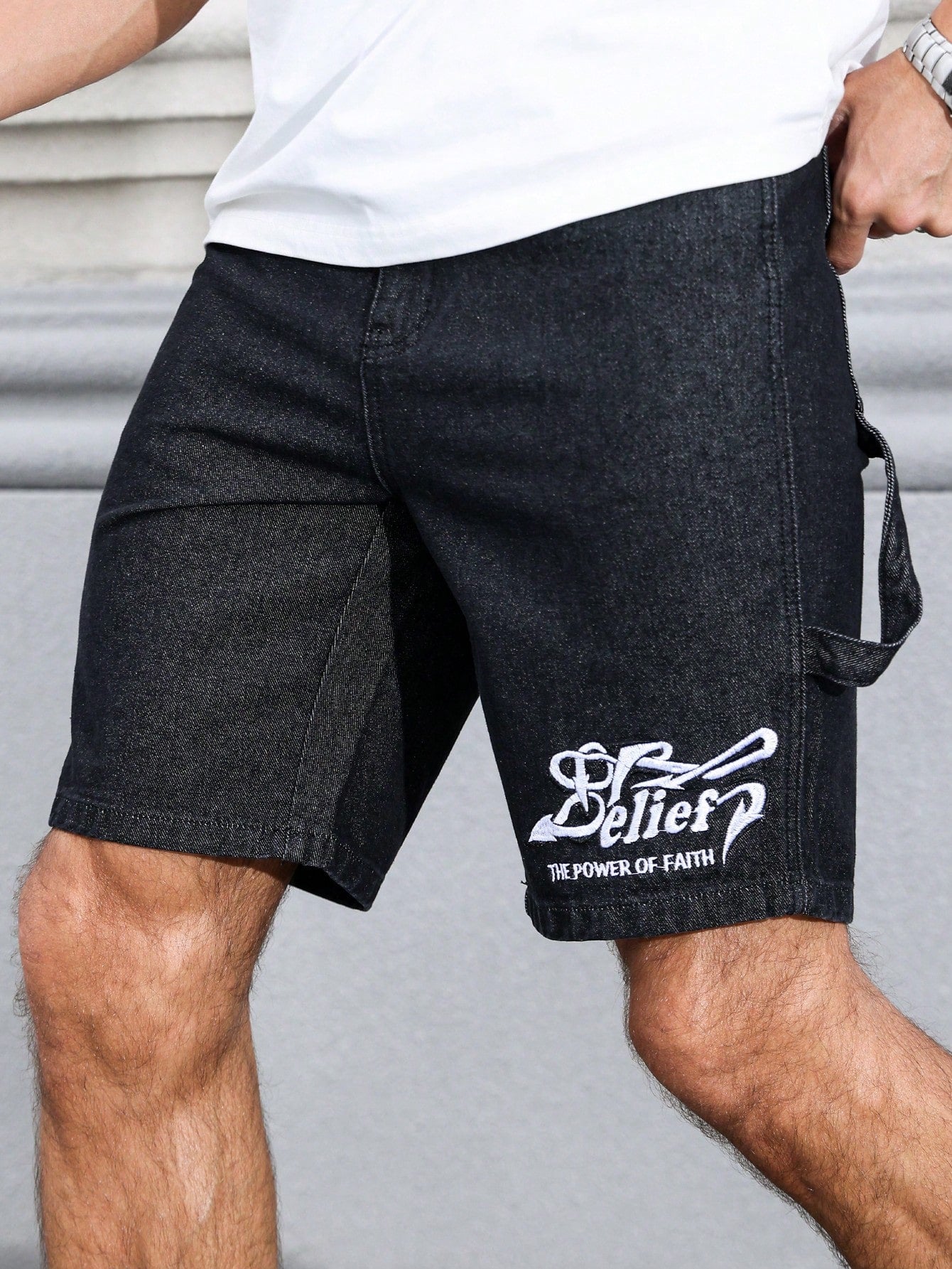 Men's Simple Letter Printed Denim Shorts 