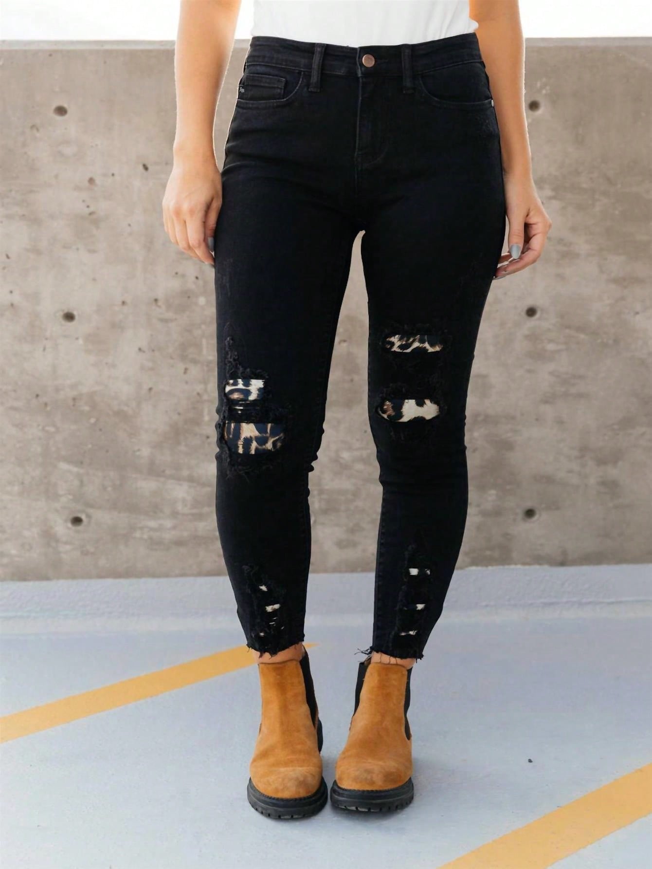 Judy Blue Into The Wild Distressed Skinny Jeans 