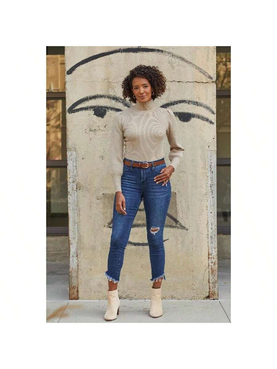 Curvy Fit High Rise Frayed Slanted Ankle Jeans 