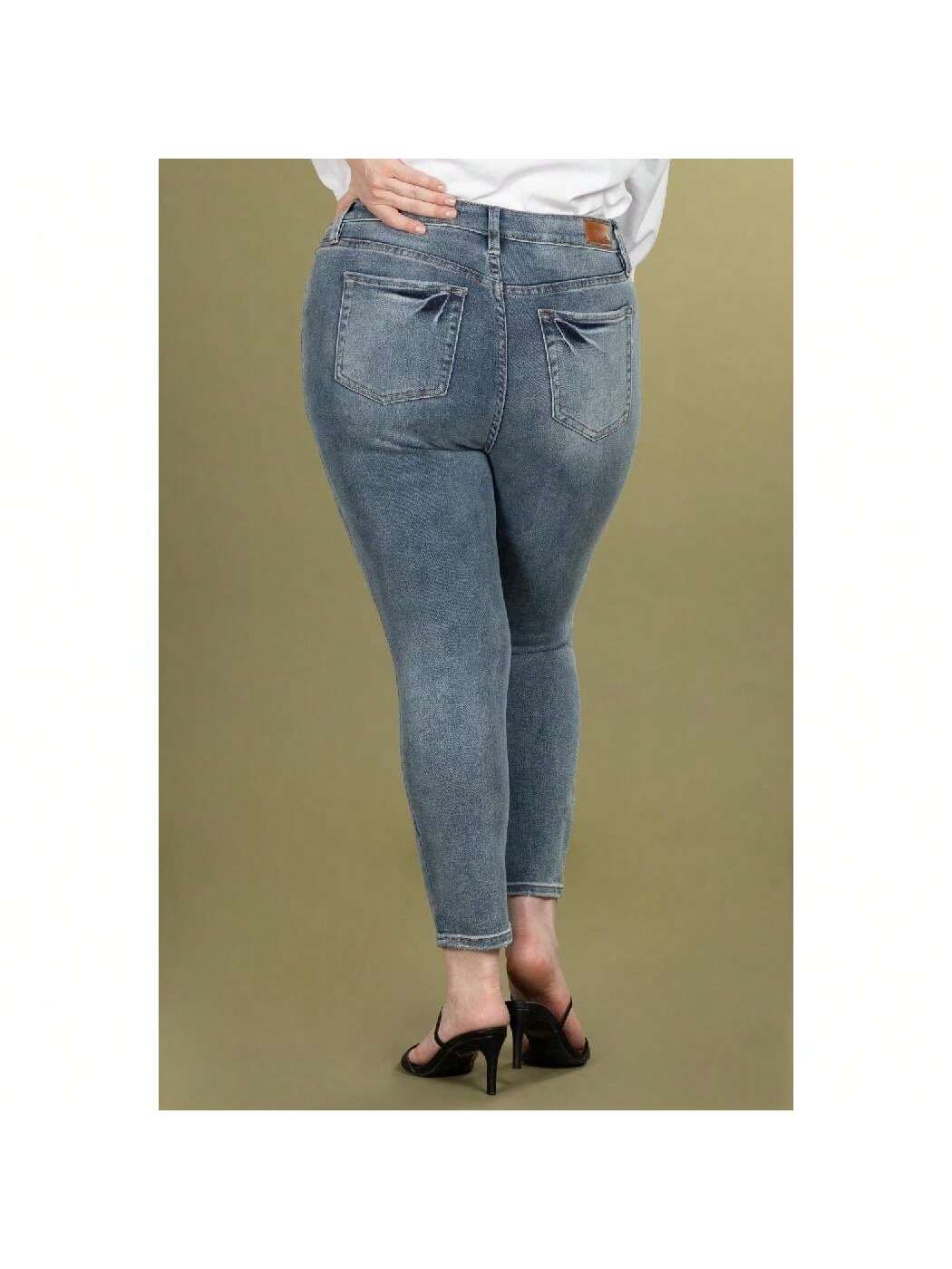 Plus Size Vintage Dream High Rise Ankle Jeans 